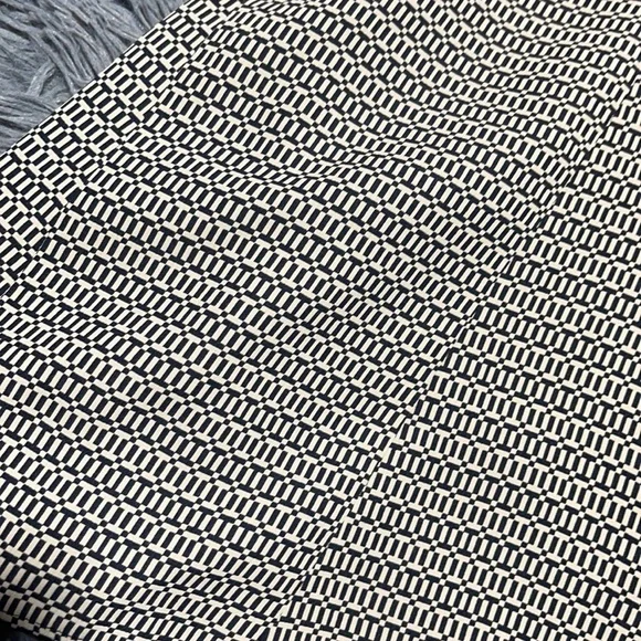 π₯°π₯°Ann Taylor LOFT Skirtπ₯°π₯° - Picture 3 of 10